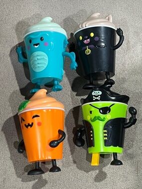 Lot of 4 Assorted Wendy’s Frosty Frights Halloween Kids Meal Toys Gilly Pirate